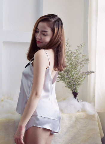 Ren Mi Giữa Ngực